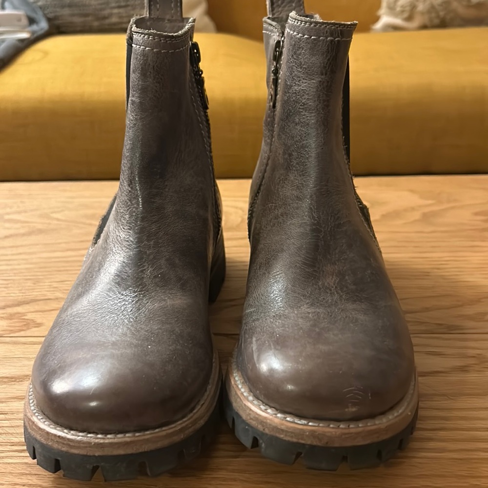 BED/STU Kiefra Trek boots in stained grey, size 8, EUC. Worn only a few times.